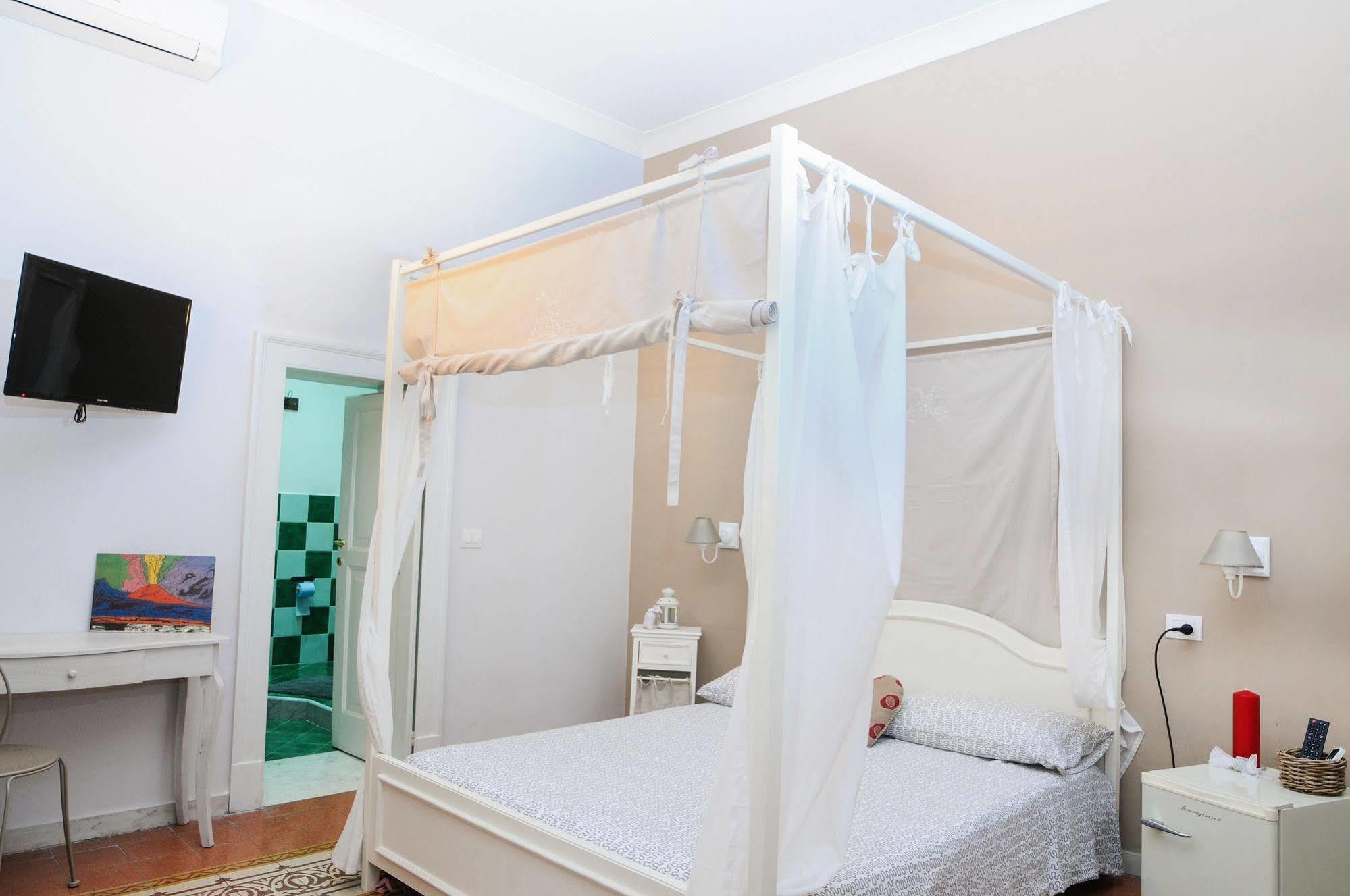 Bed and Breakfast Napul'Art Neapel Exterior foto